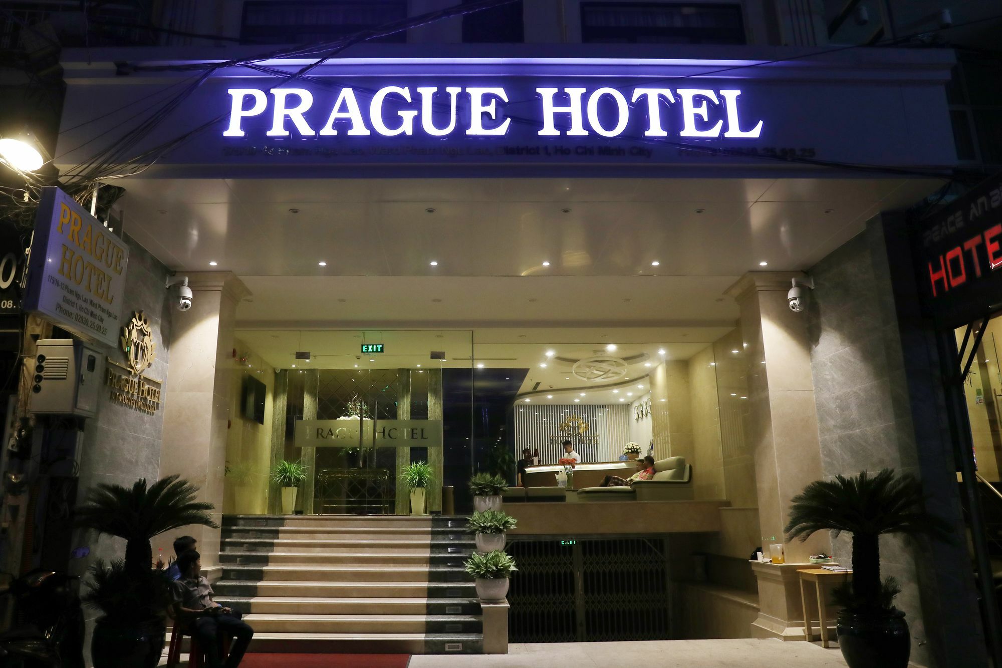 Prague Hotel Хошимин Экстерьер фото